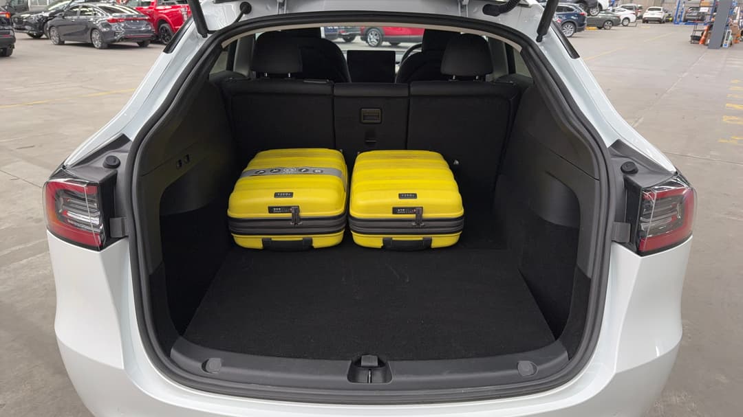 2022 Tesla Model Y Rear-wheel Drive, Automatic, 21258 km, Boot Inside View with Luggage