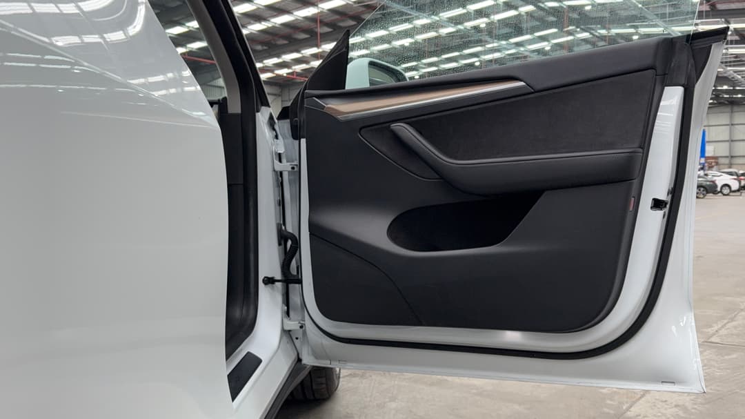 2022 Tesla Model Y Rear-wheel Drive, Automatic, 21258 km, Speaker View