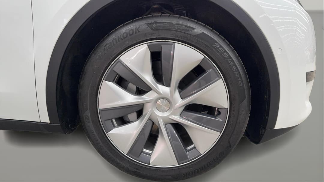 2022 Tesla Model Y Rear-wheel Drive, Automatic, 21258 km, Right Front Wheel