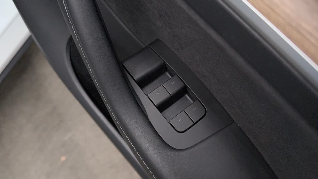 2022 Tesla Model Y Rear-wheel Drive, Automatic, 21258 km, Drivers Side Door Panel Controls