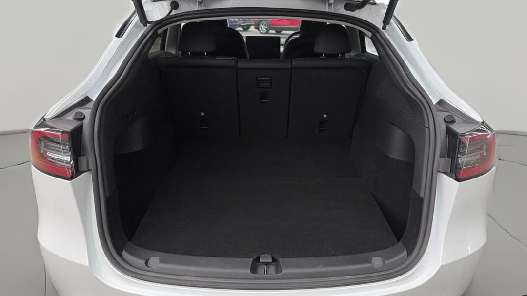 2022 Tesla Model Y Rear-wheel Drive, Automatic, 21258 km, Boot Inside View