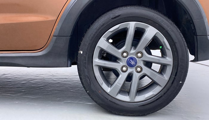 2018 Ford FREESTYLE TITANIUM 1.5 TDCI, Diesel, Manual, 29,144 km, Left Rear Wheel