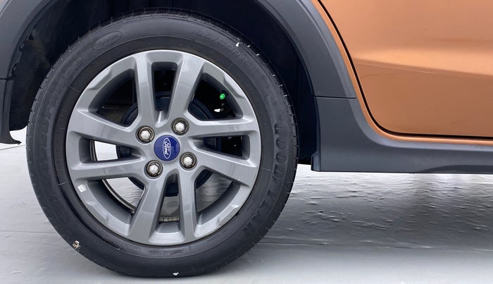 2018 Ford FREESTYLE TITANIUM 1.5 TDCI, Diesel, Manual, 29,144 km, Right Rear Wheel