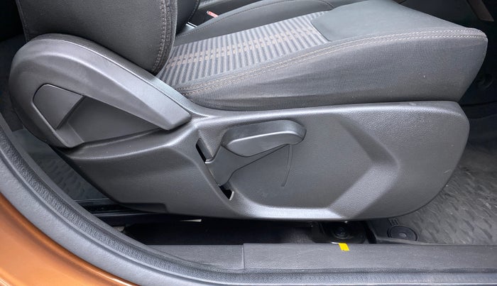 2018 Ford FREESTYLE TITANIUM 1.5 TDCI, Diesel, Manual, 29,144 km, Driver Side Adjustment Panel