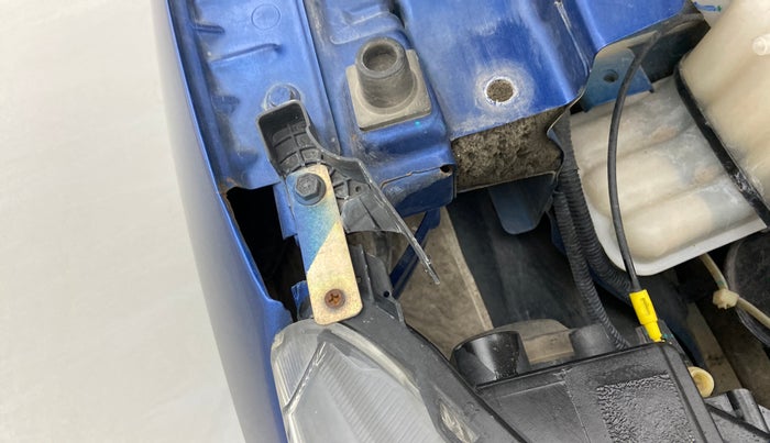 2019 Renault TRIBER RXZ, Petrol, Manual, 86,065 km, Right headlight - Clamp has minor damage