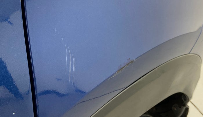 2019 Renault TRIBER RXZ, Petrol, Manual, 86,065 km, Left quarter panel - Minor scratches