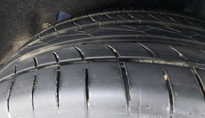 2015 Ford Ecosport 1.5 TITANIUMTDCI OPT, Diesel, Manual, 52,478 km, Left Rear Tyre Tread