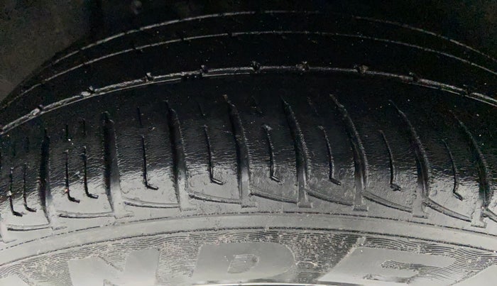 2018 Maruti Vitara Brezza VDI, Diesel, Manual, 1,13,118 km, Right Rear Tyre Tread