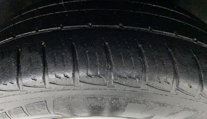 2018 Maruti Vitara Brezza VDI, Diesel, Manual, 1,13,118 km, Left Rear Tyre Tread