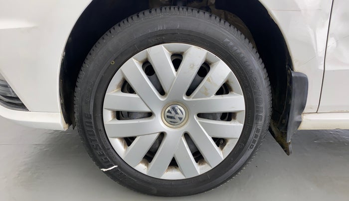 2016 Volkswagen Ameo COMFORTLINE 1.2, Petrol, Manual, 64,851 km, Left Front Wheel