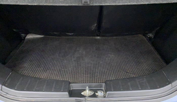 2016 Maruti Wagon R 1.0 VXI AMT, Petrol, Automatic, 59,424 km, Boot Inside