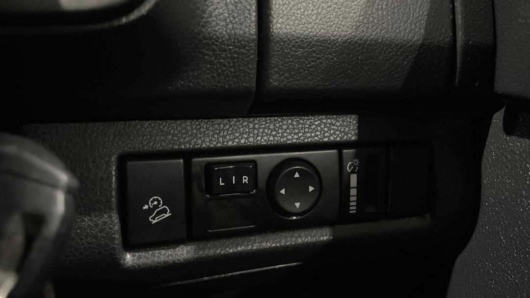 2021 Isuzu MU-X Ls-m (4x2), Automatic, 80404 km, Utility Switches/Buttons