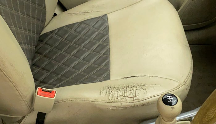 2014 Maruti Ertiga VXI CNG, CNG, Manual, 83,463 km, Front left seat (passenger seat) - Cover slightly torn