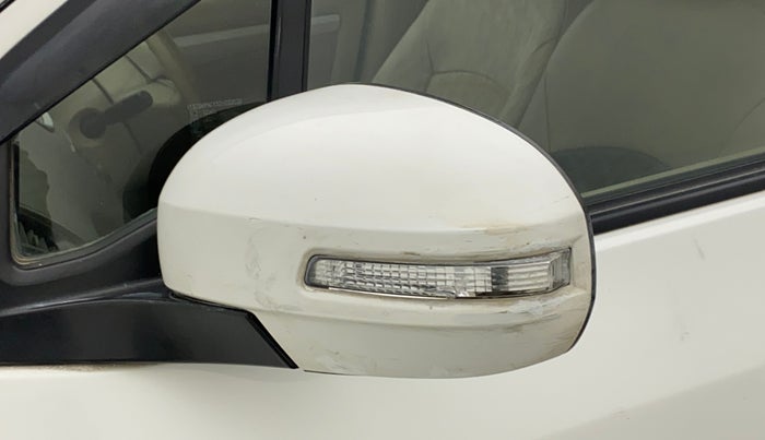 2014 Maruti Ertiga VXI CNG, CNG, Manual, 83,463 km, Left rear-view mirror - Indicator light has minor damage