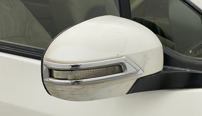 2014 Maruti Ertiga VXI CNG, CNG, Manual, 83,463 km, Right rear-view mirror - Minor scratches