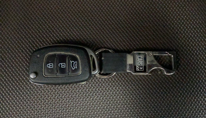 2017 Hyundai Elite i20 ASTA 1.2 DUAL TONE, Petrol, Manual, 93,100 km, Key Close-up