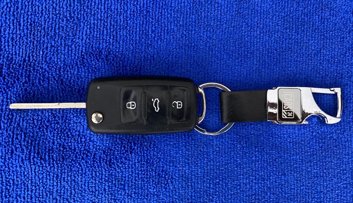 2017 Volkswagen Polo HIGHLINE1.2L PETROL, CNG, Manual, 49,657 km, Key Close Up