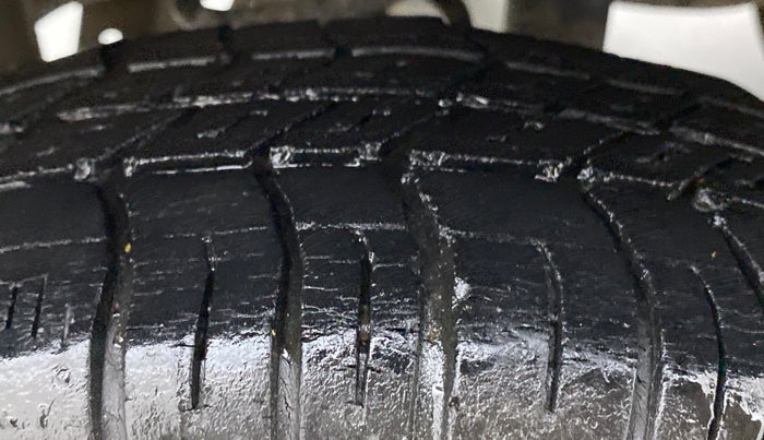 2015 Maruti Alto 800 LXI CNG, CNG, Manual, 72,059 km, Right Rear Tyre Tread