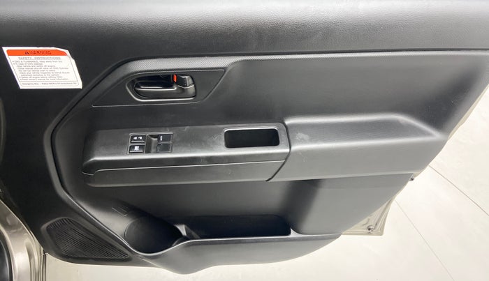 2020 Maruti New Wagon-R LXI CNG 1.0 L, CNG, Manual, 17,621 km, Driver Side Door Panels Control