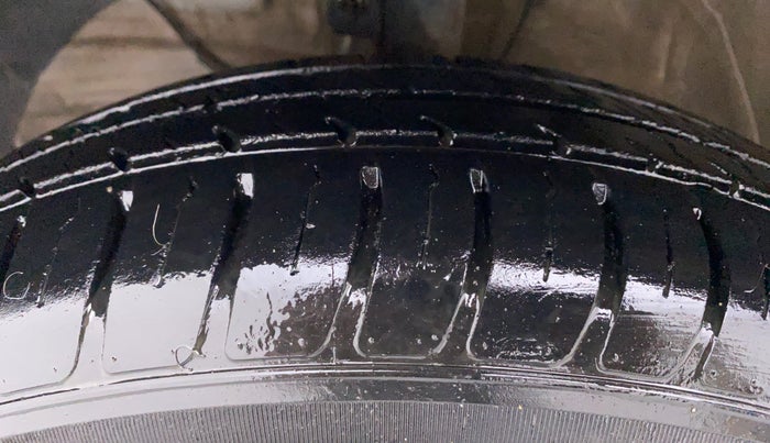 2019 Maruti Swift VXI AMT D, Petrol, Automatic, 12,396 km, Left Front Tyre Tread