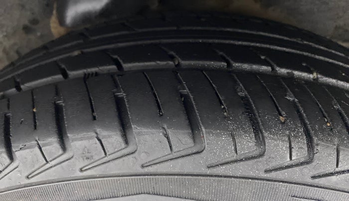 2015 Hyundai i10 SPORTZ 1.1 IRDE2, Petrol, Manual, 72,010 km, Left Rear Tyre Tread