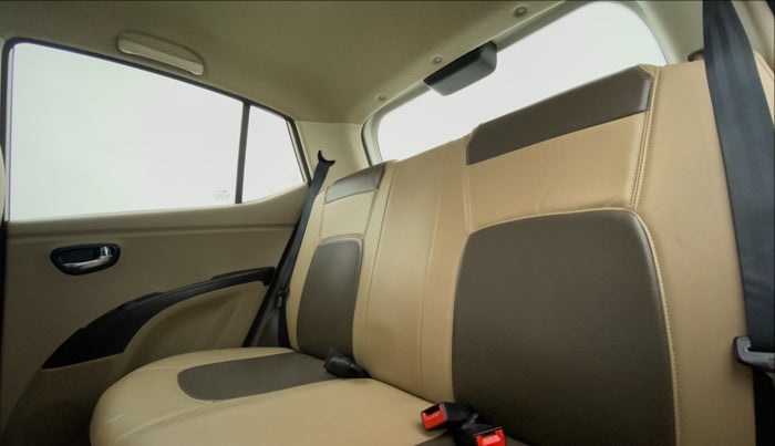 2015 Hyundai i10 SPORTZ 1.1 IRDE2, Petrol, Manual, 72,010 km, Right Side Rear Door Cabin