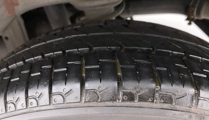 2014 Maruti Alto K10 VXI, Petrol, Manual, 53,179 km, Left Rear Tyre Tread