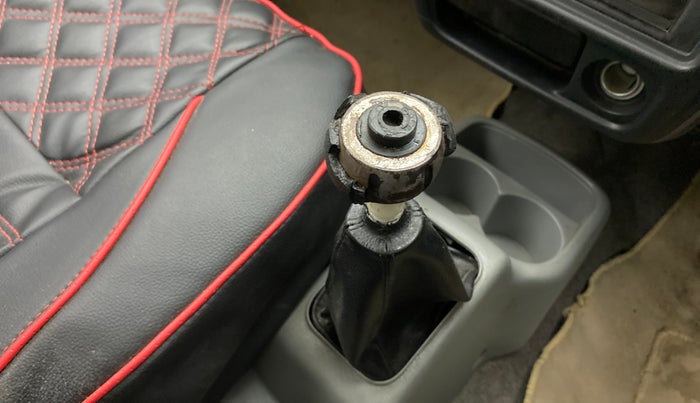 2014 Maruti Alto K10 VXI, Petrol, Manual, 53,179 km, Gear lever - Knob has minor damage