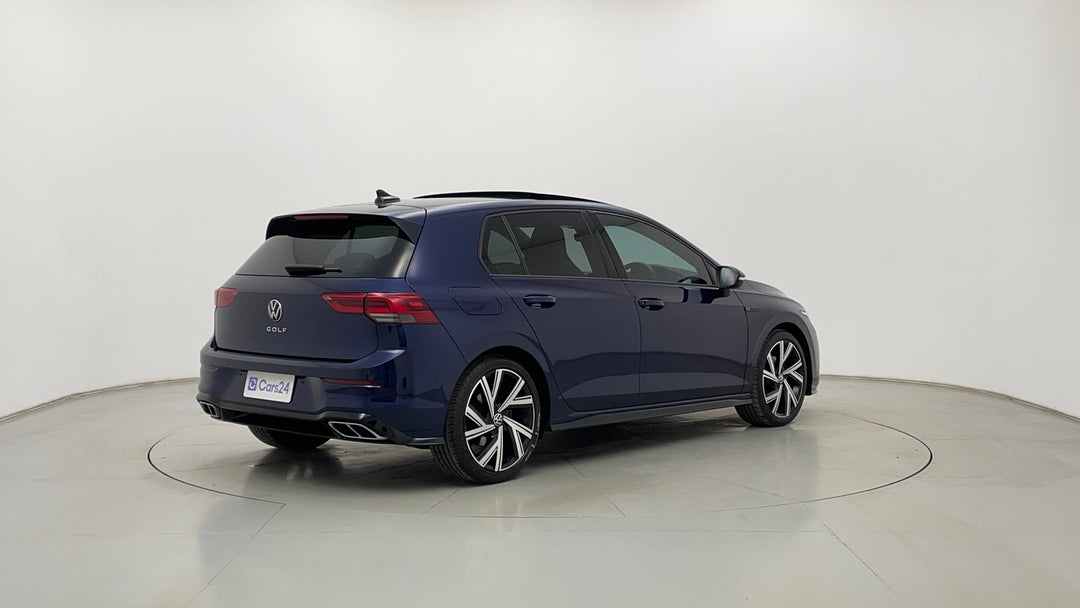 Right Back Diagonal (45- Degree) View