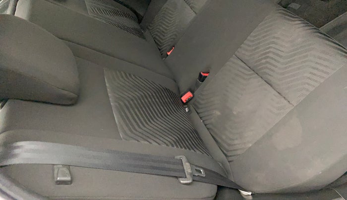 2018 Maruti Swift ZXI AMT, Petrol, Automatic, 59,882 km, Second-row right seat - Cover slightly stained