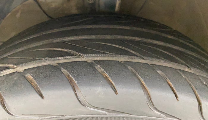 2018 Maruti Swift ZXI AMT, Petrol, Automatic, 59,882 km, Left Front Tyre Tread