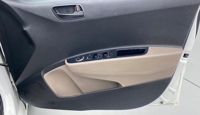 2017 Hyundai Grand i10 MAGNA 1.2 KAPPA VTVT, Petrol, Manual, 26,425 km, Driver Side Door Panels Control