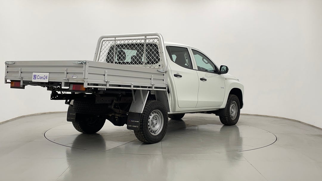 Right Back Diagonal (45- Degree) View