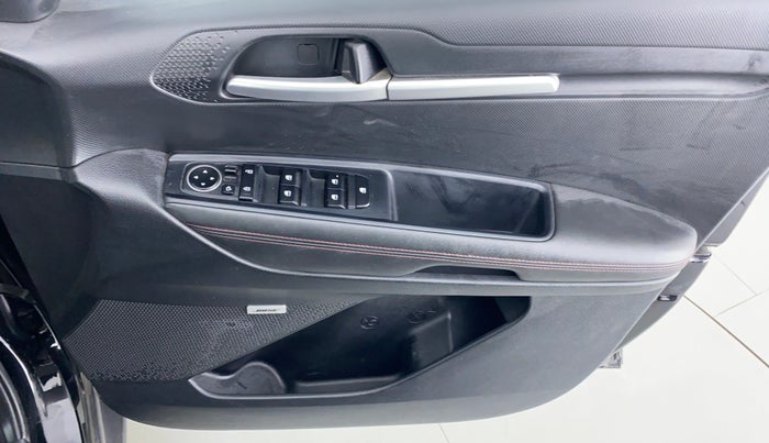 2020 KIA SONET GTX PLUS DCT 1.0, Petrol, Automatic, 28,171 km, Driver Side Door Panels Control
