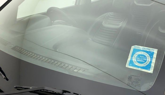 2021 Maruti Vitara Brezza LXI, Petrol, Manual, 57,999 km, Front windshield - Minor spot on windshield