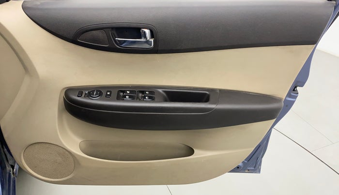 2014 Hyundai i20 SPORTZ 1.2 VTVT, Petrol, Manual, 96,640 km, Driver Side Door Panels Control