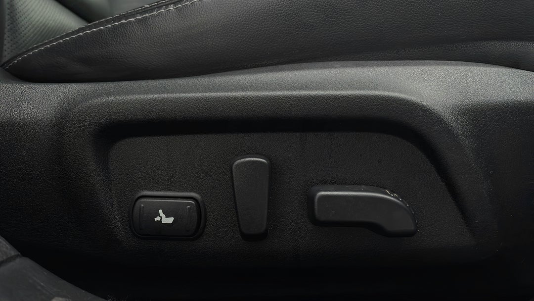 2016 Subaru Liberty 2.5i Premium, Automatic, 106980 km, Drivers Side Adjustment Panel