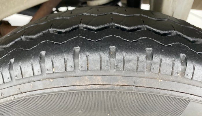 2018 Maruti Eeco 5 STR WITH AC PLUSHTR, Petrol, Manual, 12,643 km, Left Rear Tyre Tread