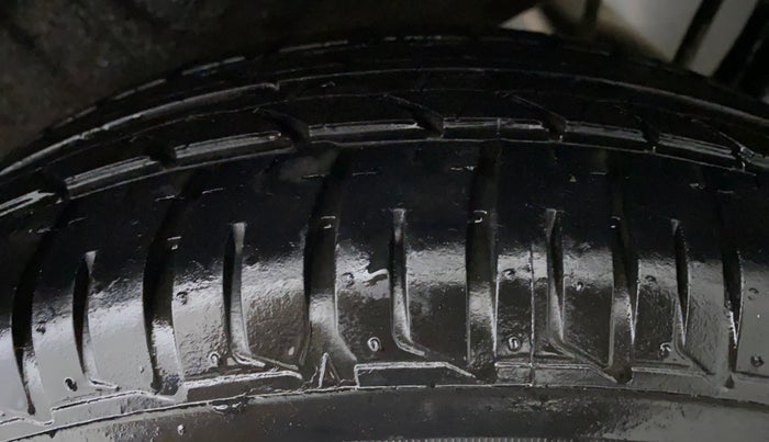 2012 Hyundai i20 MAGNA O 1.2, Petrol, Manual, 52,998 km, Left Rear Tyre Tread