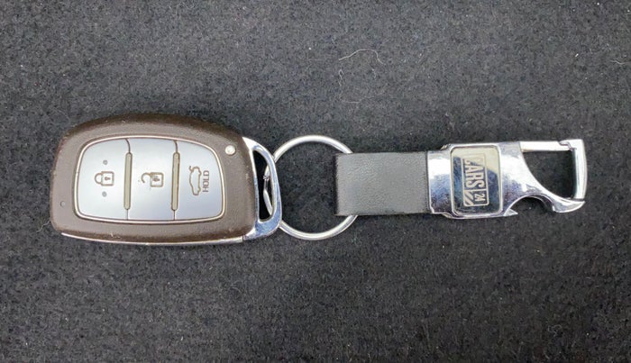 2015 Hyundai Grand i10 ASTA AT 1.2 KAPPA VTVT, Petrol, Automatic, 49,096 km, Key Close Up