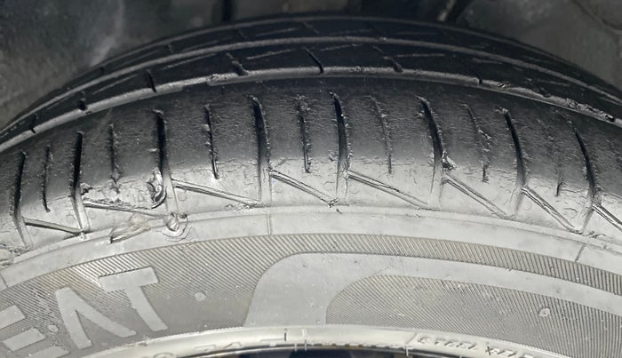 2019 Maruti Alto LXI, Petrol, Manual, 44,209 km, Right Front Tyre Tread