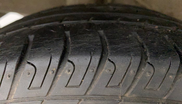 2017 Datsun Go T, Petrol, Manual, 28,061 km, Right Rear Tyre Tread