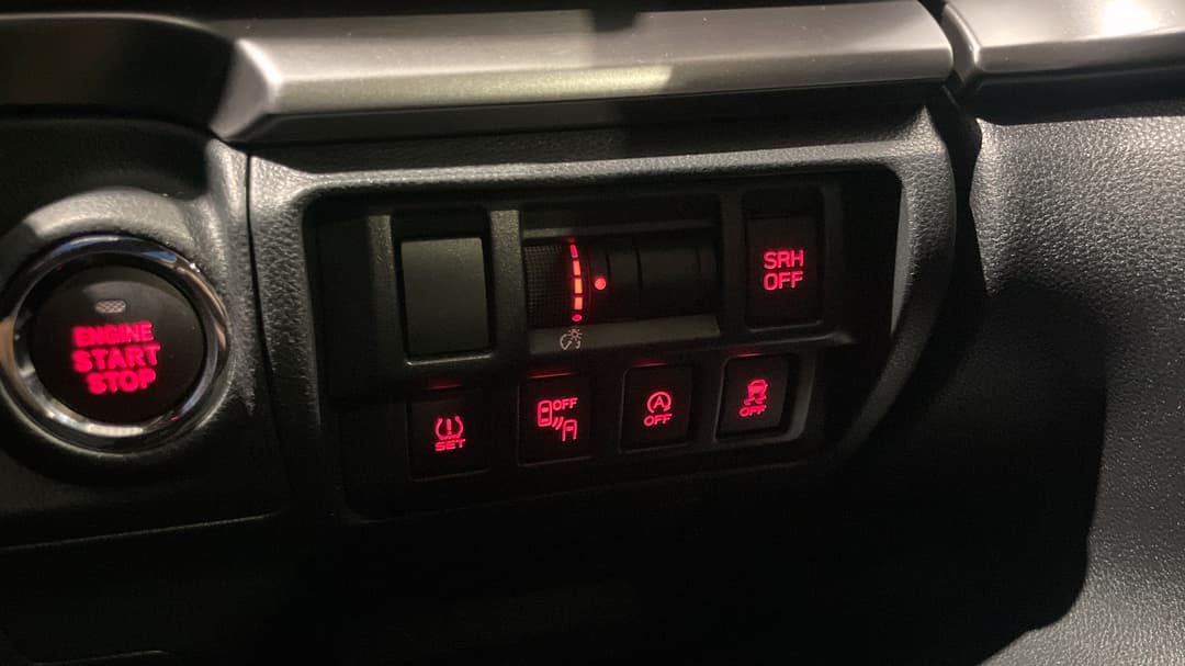 2017 Subaru XV 2.0i-s, Automatic, 148718 km, Utility Switches/Buttons