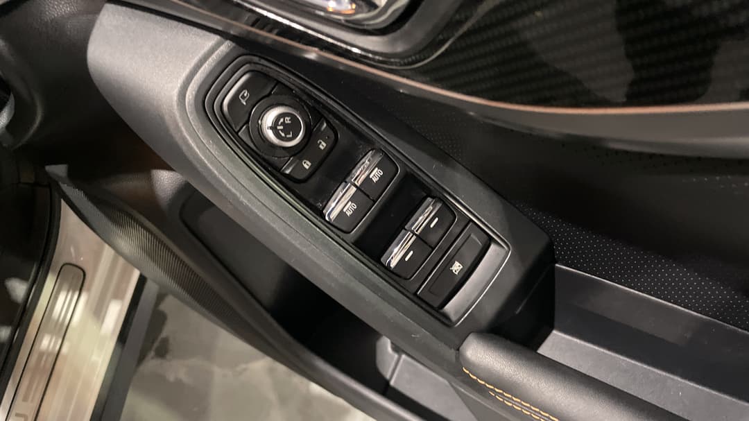 2017 Subaru XV 2.0i-s, Automatic, 148718 km, Drivers Side Door Panel Controls