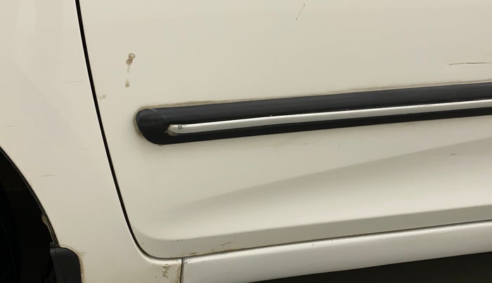 2014 Hyundai Eon D-LITE+, Petrol, Manual, 35,595 km, Front passenger door - Slight discoloration