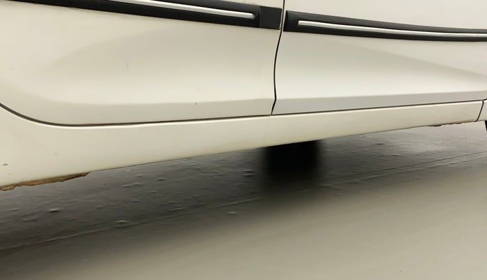 2014 Hyundai Eon D-LITE+, Petrol, Manual, 35,595 km, Right running board - Minor scratches