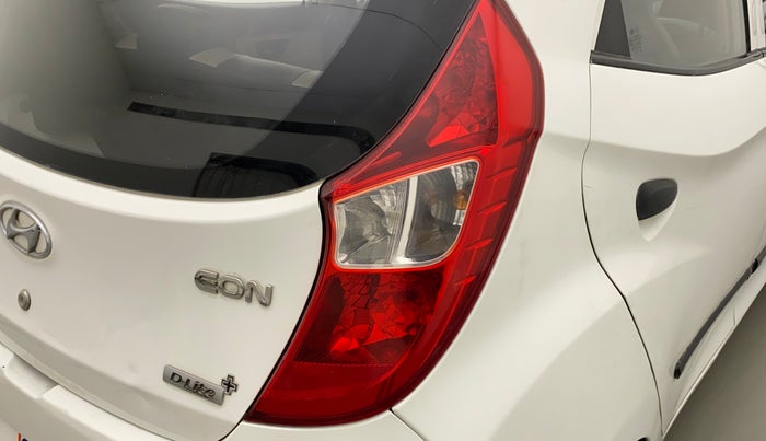 2014 Hyundai Eon D-LITE+, Petrol, Manual, 35,595 km, Right tail light - Minor scratches