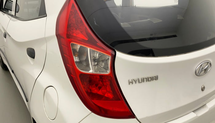 2014 Hyundai Eon D-LITE+, Petrol, Manual, 35,595 km, Left tail light - Minor damage