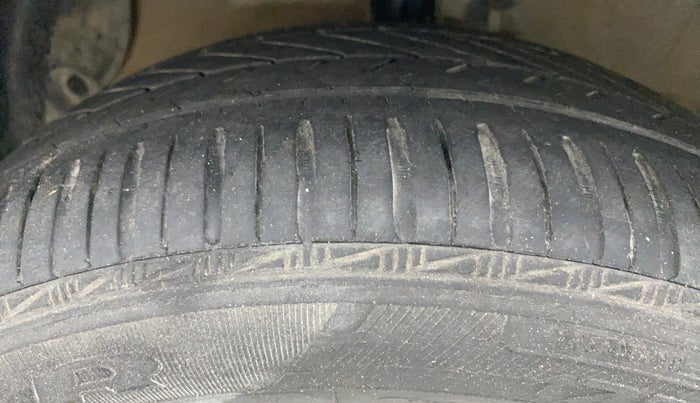 2016 Hyundai XCENT PRIME T+ PETROL, Petrol, Manual, 42,321 km, Left Front Tyre Tread
