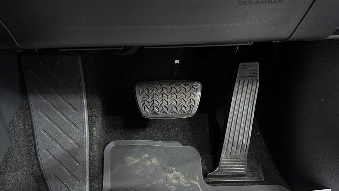 2019 Toyota RAV4 Gxl (2WD), Automatic, 60086 km, Pedals and Footmat